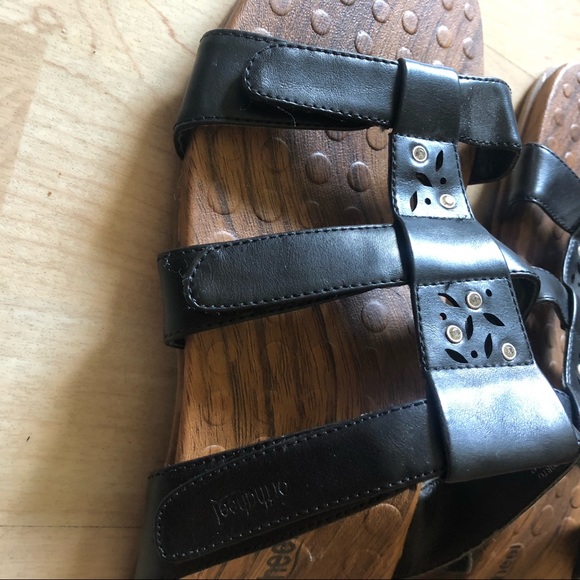 Orthaheel adjustable strap sandals - Picture 2 of 6